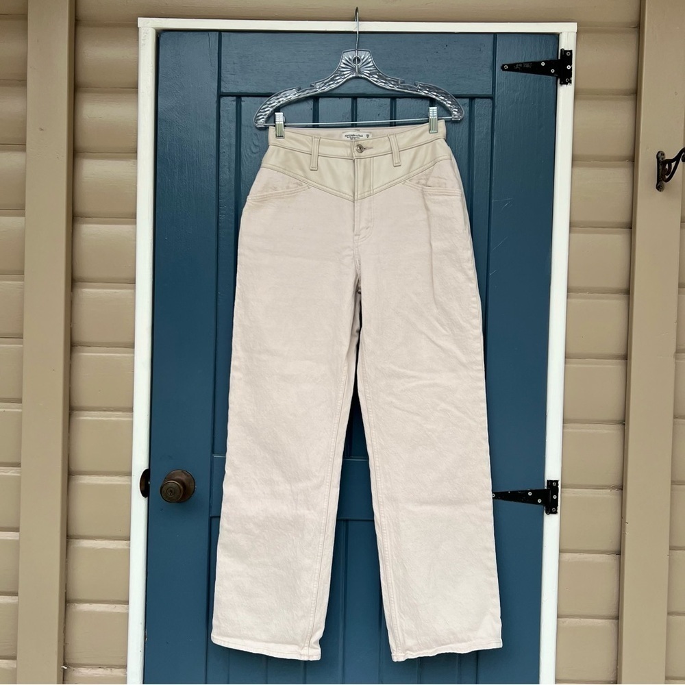 Abercrombie & Fitch The 90's Straight faux leather waist denim High Rise Size 28